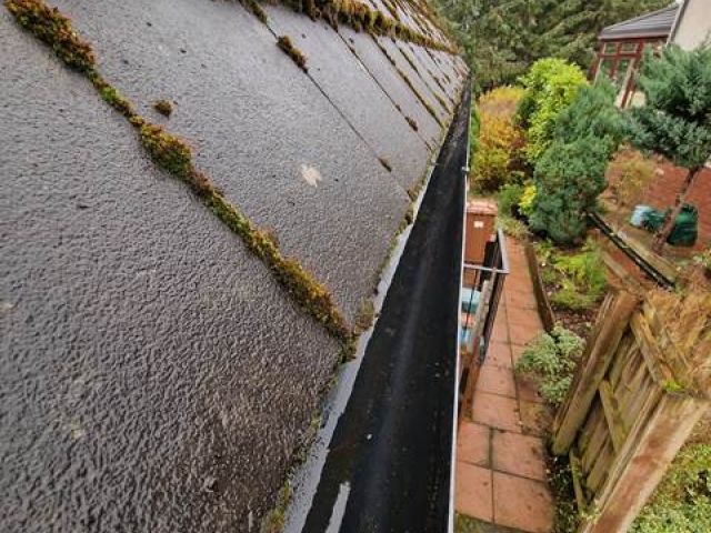 gutter-cleaning-3-kireth-ai