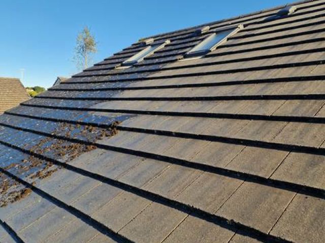 roof-cleaning-24-kireth-ai